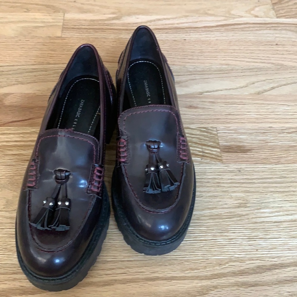 Zara basic collection shoes size 36 brand New (The price is negotiable )